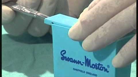Swann-Morton Blade Remover Unit
