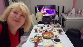 Ai̇lemle Mutlu Günleri̇m Kahvalti Masam Keyi̇fli̇ Sohbeti̇mi̇z Akşam Yemeği̇mi̇z