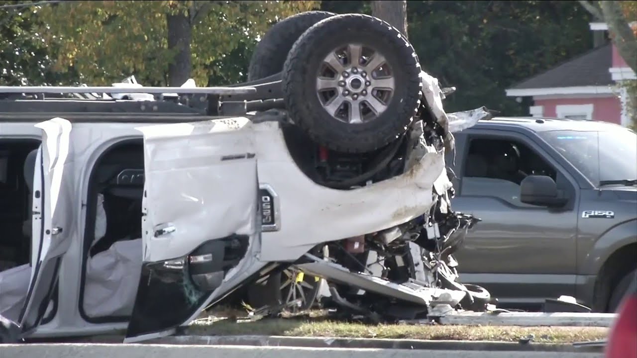 3-year-old girl among 4 killed in multi-car rollover crash in Kingsland