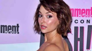 Milana Vayntrub, 37, Shows Off Her Huge Size In New Photos..