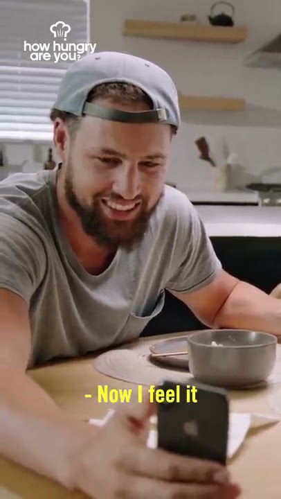 Klay Thompson gets hypnotized by magician at Dodgers Stadium