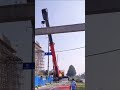 高速道路の橋桁架設現場