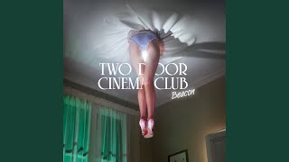Miniatura del video "Two Door Cinema Club - Wake Up"