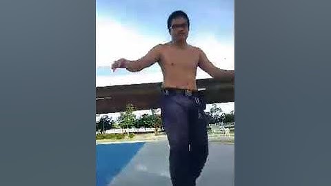 พบหนุ่มคลั่ง ตีลังกา เลียนแบบโทนี่จา ดับกลางอากาศ ฮามาก