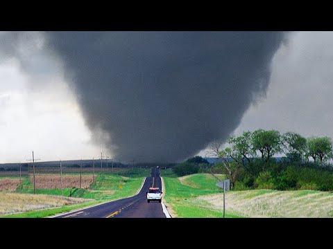 Vídeo: O Mais Interessante Sobre O Tornado