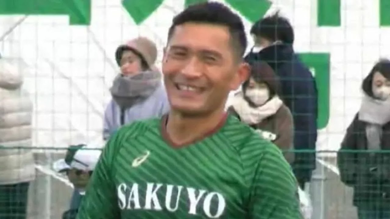 Toshihiro Aoyama (former Sanfrecce Hiroshima player) scores a