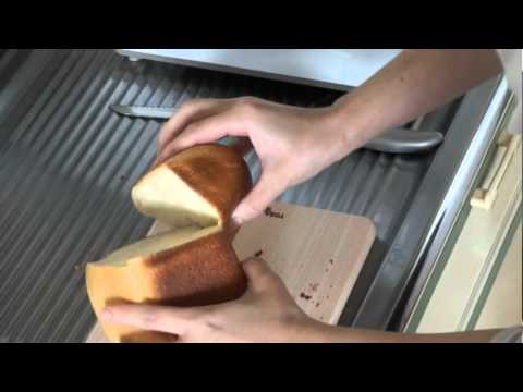 ホームベーカリーでパンを焼いてみた ツインバードPY-E631W - YouTube