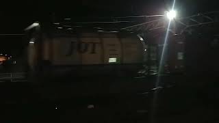 2073レJR貨物桃太郎EF210−112