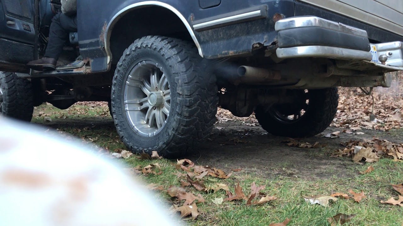 1988 Ford Bronco EFI 302 flowtech headers true dual flowmasters