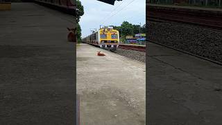 Shantipur Ranaghat Local Train Furiously Skipping Bathna Krittibas Station | #shorts