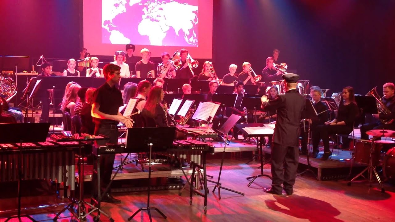 Folk dances - Dmitri Shostakovich - Russland -- Rælingen skolekorps HK -- 17.11.2013 - YouTube