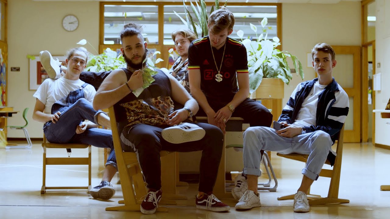 Watch Trailerpark - Bleib in der Schule - Cover One Last Glance (Official Music Video) on YouTube
