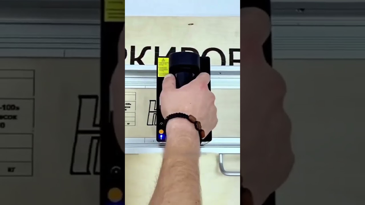 Bentsai B85 industrial wide format handheld inkjet printer for large format printing on the go.