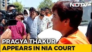 उचित कुर्सियों & quot न्यायालय प्रज्ञा ठाकुर शाउट पर वकील मांगों & quot