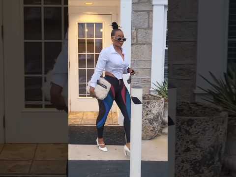 Thick Thriving Shortvideo Makula