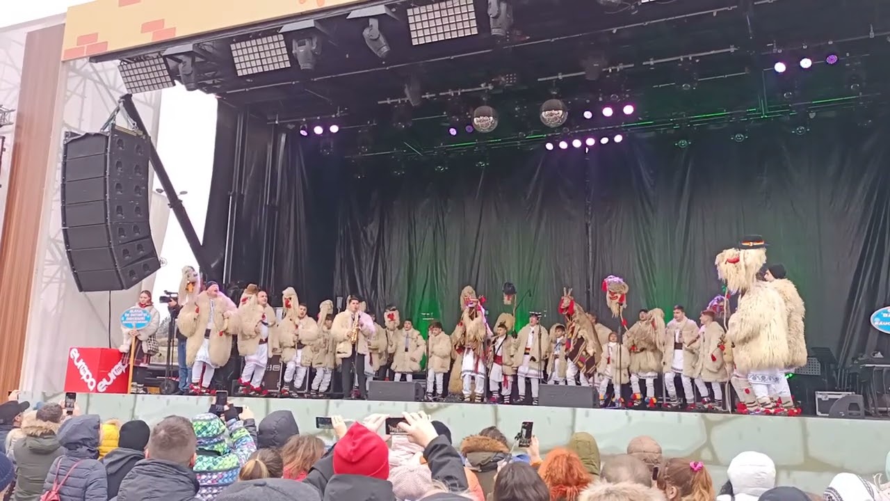 Colinde si obiceiuri romanesti - Capra batrana din Raucesti Neamt