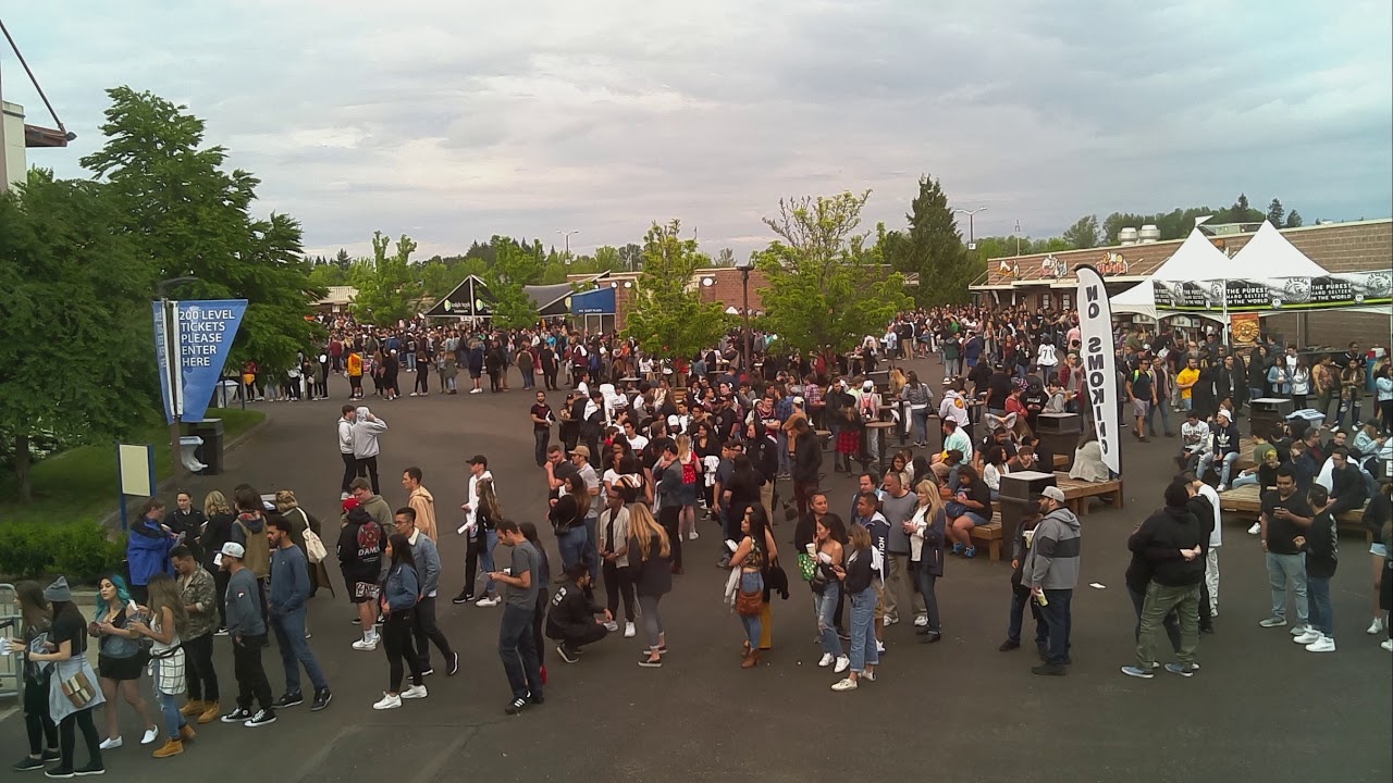 Train and Goo Goo Dolls 2019 South East Plaza Time Lapse