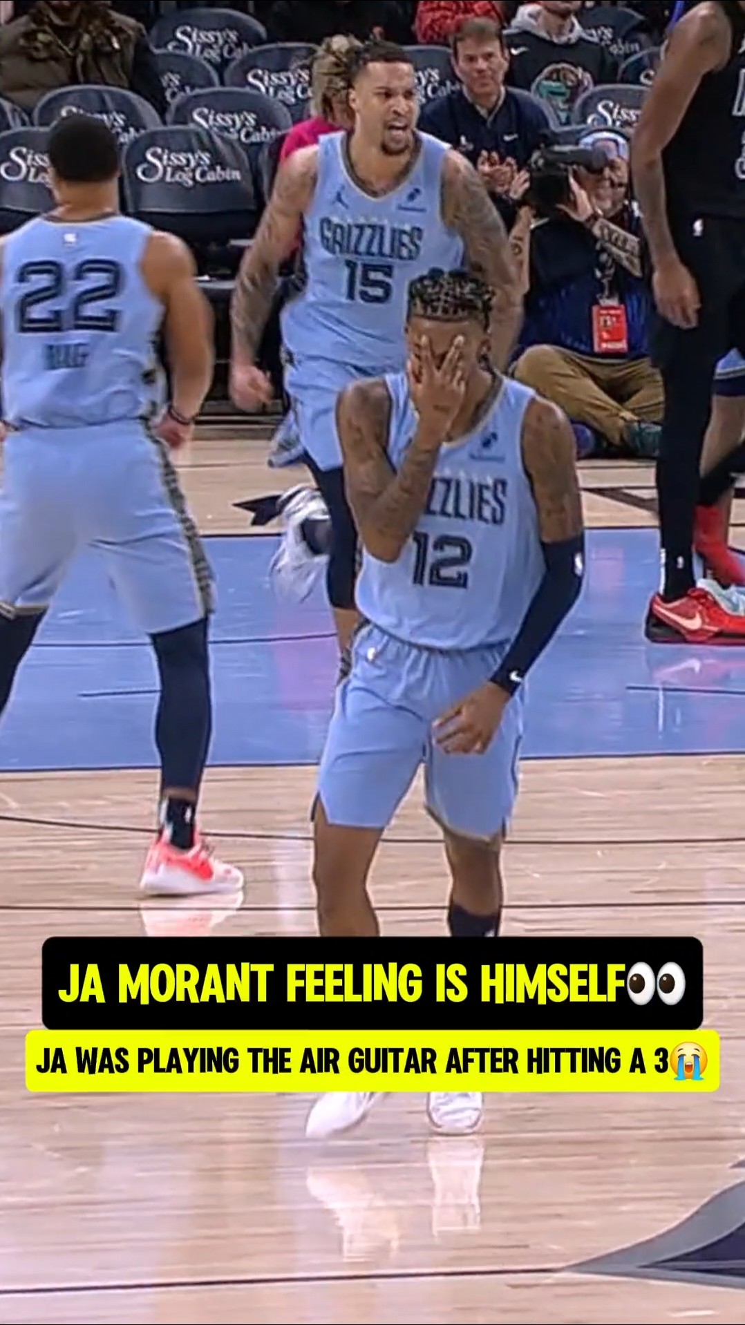 Ja Morant showing out with cellys?