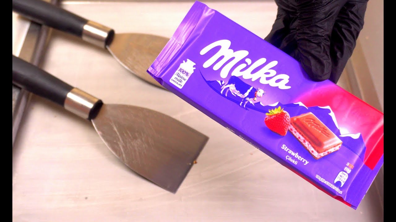 Çilekli MİLKA Çikolatası İle Evinizde Yapabileceginiz En Kolay DONDURMA