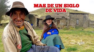 ASÍ ES LA VIDA DE LOS ANCIANOS EN LA SIERRA DEL PERÚ