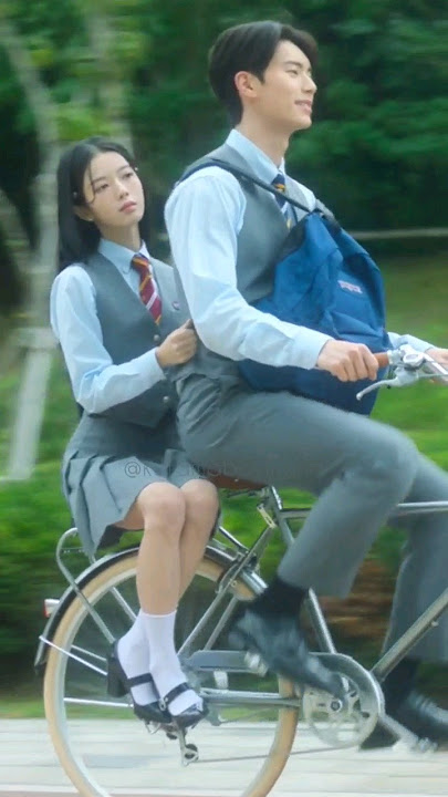 First she came to pick him up then he came 😍🥰 #shorts #kdrama #leechaemin #rohjeongeui #hierarchy