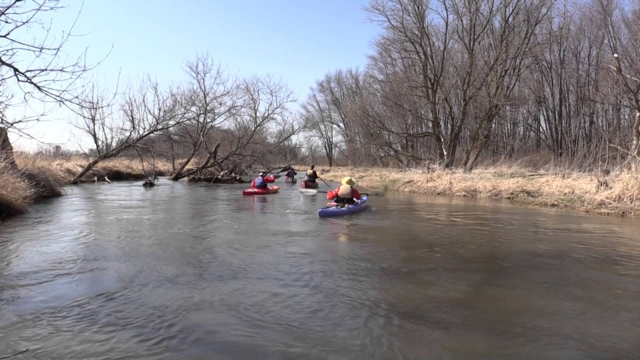 Canoe in Illinois [Best 16 Places for Canoeing in Illinois] - Boating Geeks