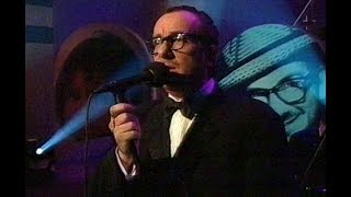 Video voorbeeld van "Elvis Costello - This House Is Empty Now (Live Faddergalan 1998)"