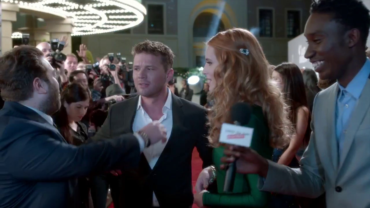 Ryan Phillippe Surprises Bella Thorne During "Famous in Love" Cameo