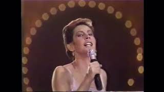HELEN REDDY - DON&#39;T TELL ME TONIGHT - SOLID GOLD - Introduction by MARILYN McCOO