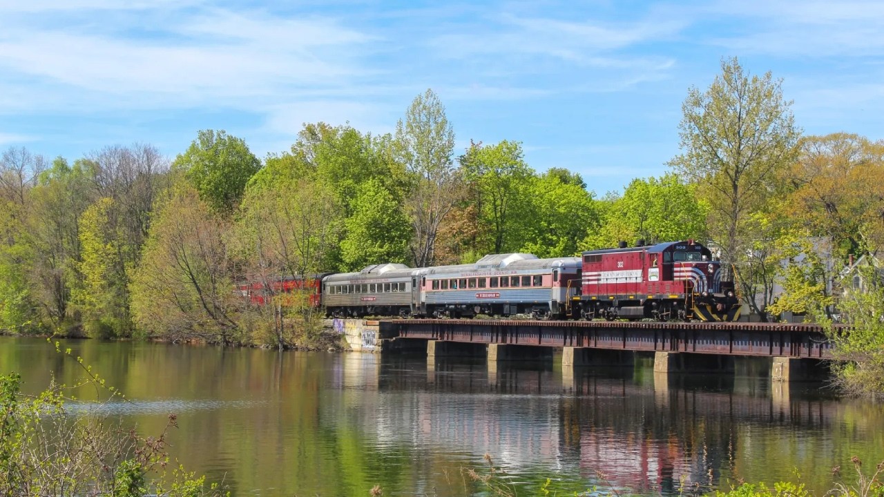 Winnipesaukee Scenic Railroad: The Laconia Limited - YouTube