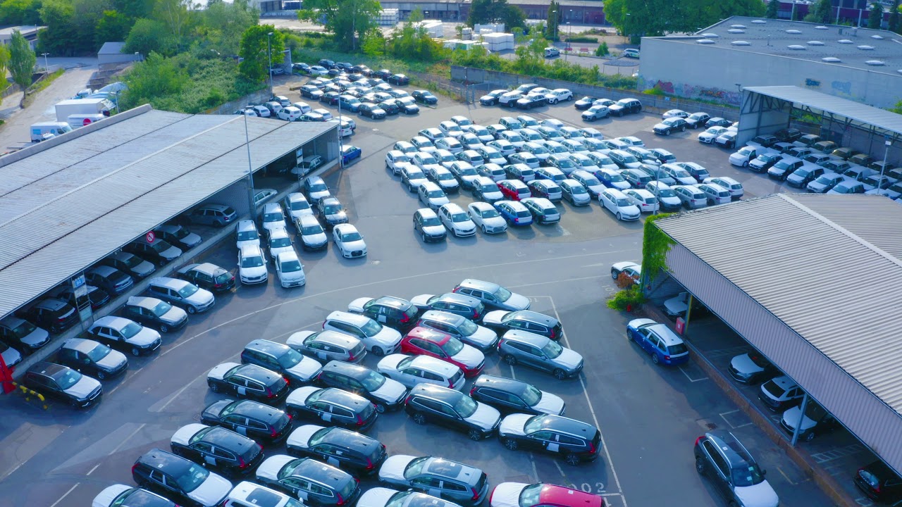 Comfort Autotechnik Düsseldorf Fahrzeugeinlagerung - YouTube