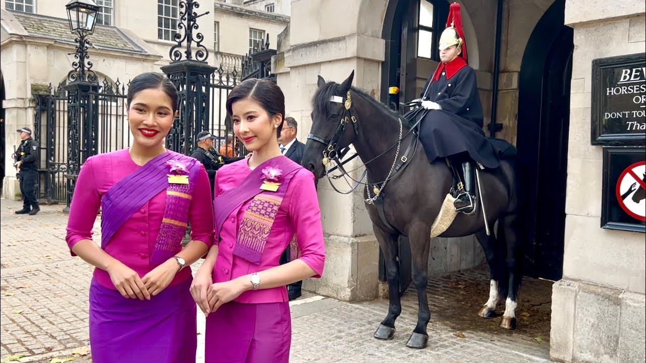 🐴 A Royal Encounter: Gorgeous Thai Ladies Beside the King’s Beloved Horses