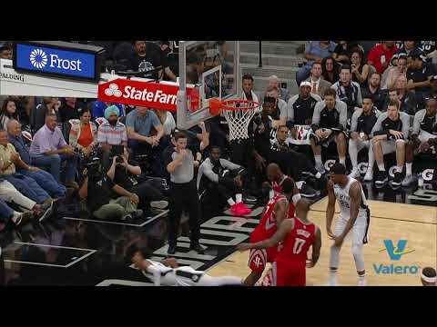 Dejounte Murray goes down with an injury