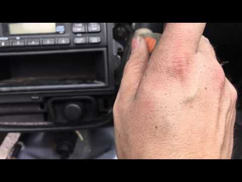 How to Remove Radio CD Player from a 97-01 Honda Prelude