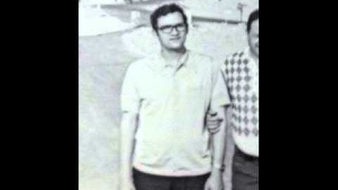 القارئ الطبيب احمد نعينع من سورة الكهف في مسجد السماك 1986