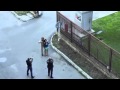 Soldado ruso confunde una filmación con la vida real