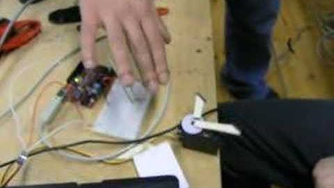 IUAV Interaction Design - Rainbeam: servo control with photosensor