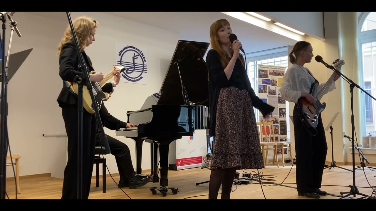 Natália Švabovská 1/2 finale SPF23 ZA (cover de Hoshi "Parking sonne")