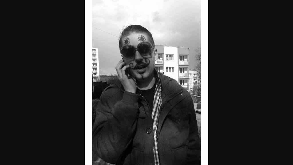 DeKoszula - Gumowi Ludzie (elektropunkz.net)