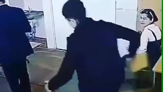 Севг хиёнат гача Дост киёмат гача.