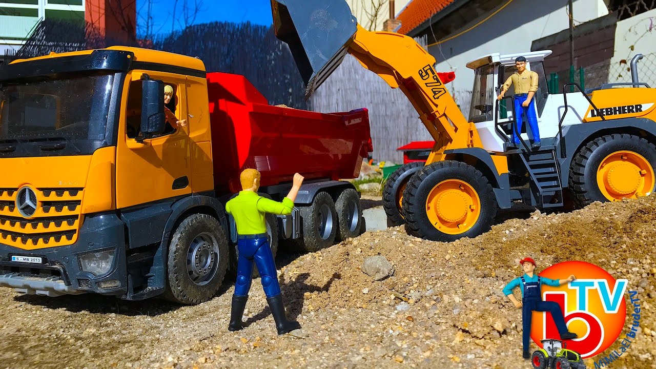 BRUDER TOYS Truck Mercedes and Liebherr L574 Articulated road loader