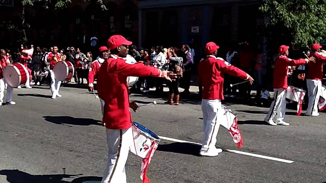 Panamanian Day Parade~Brooklyn~2011~Banda de Panama~NYCParadelife - YouTube