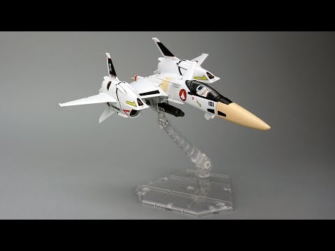 Bandai Hi-Metal R VF-4 Lightning III Review