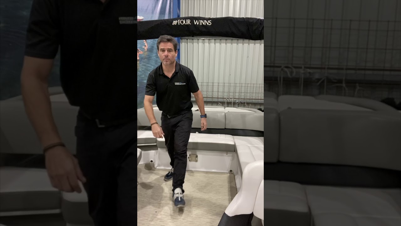 Sydney powerboat Four winns H260