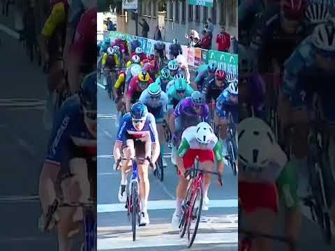 Dorian Godon with a perfectly timed sprint 🤩The Frenchman takes the win at Coppa Bernocchi.