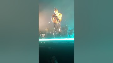 Lucky Daye - Diamonds in Teal (Live)