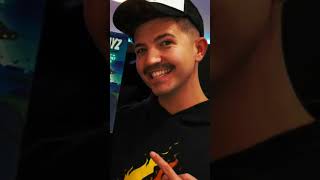 Three YouTubers that I watch often. #minecraftshorts #dream #prestonplays #eyestream