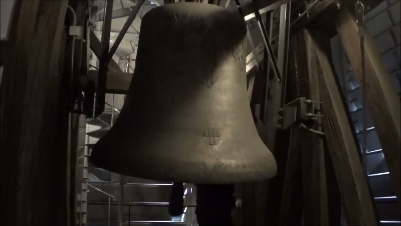 Olomouc (CZ) - katedrála sv. Václava - zvonění na Missa Chrismatis - Zelený čtvrtek - zvony/bells