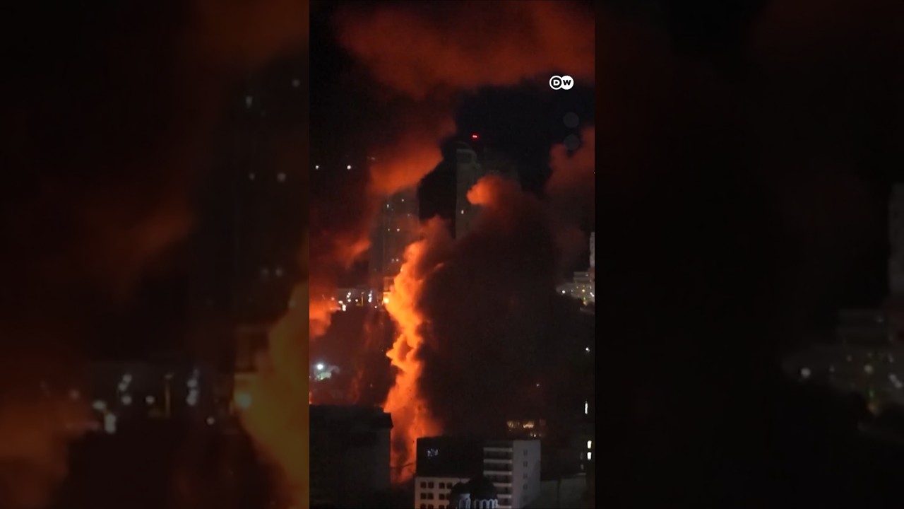 Russian attacks kill more than a dozen in Ukraine | DW News