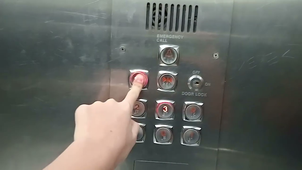 (Left) hyundai Traction elevator at BCS Mall Batam center (Right Hyundai elevator broken)